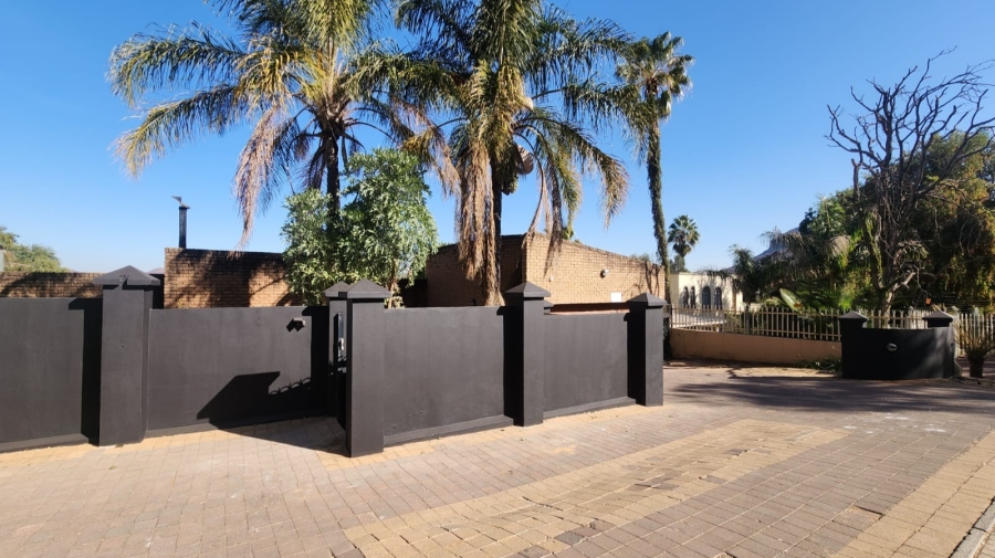 To Let 4 Bedroom Property for Rent in Schoemansville North West